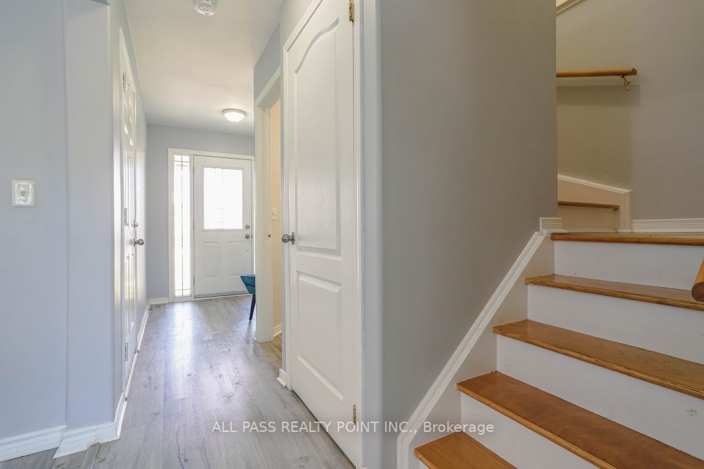Listing X5933392 - Large Photo # 3