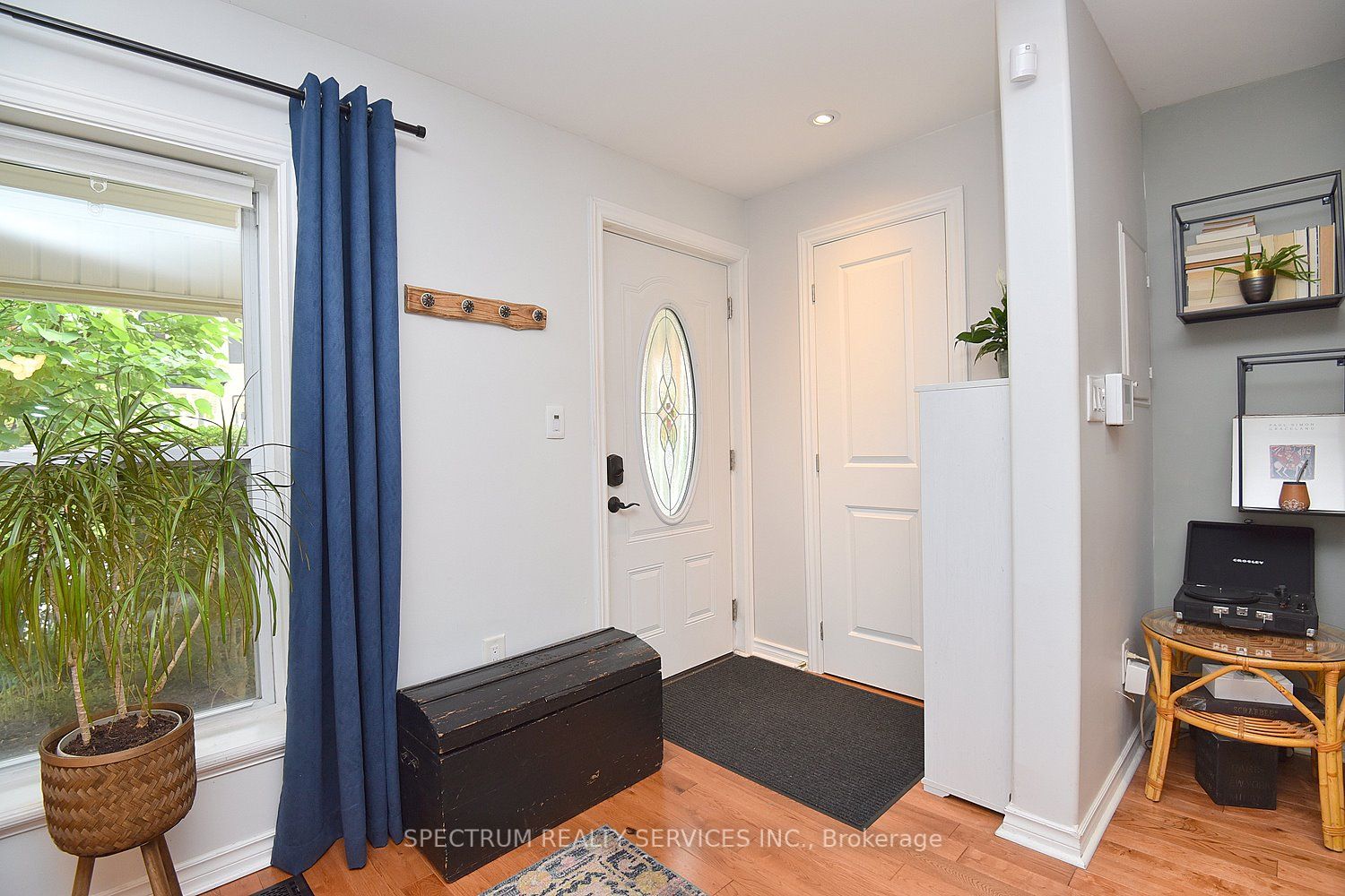 75 Ray Street N