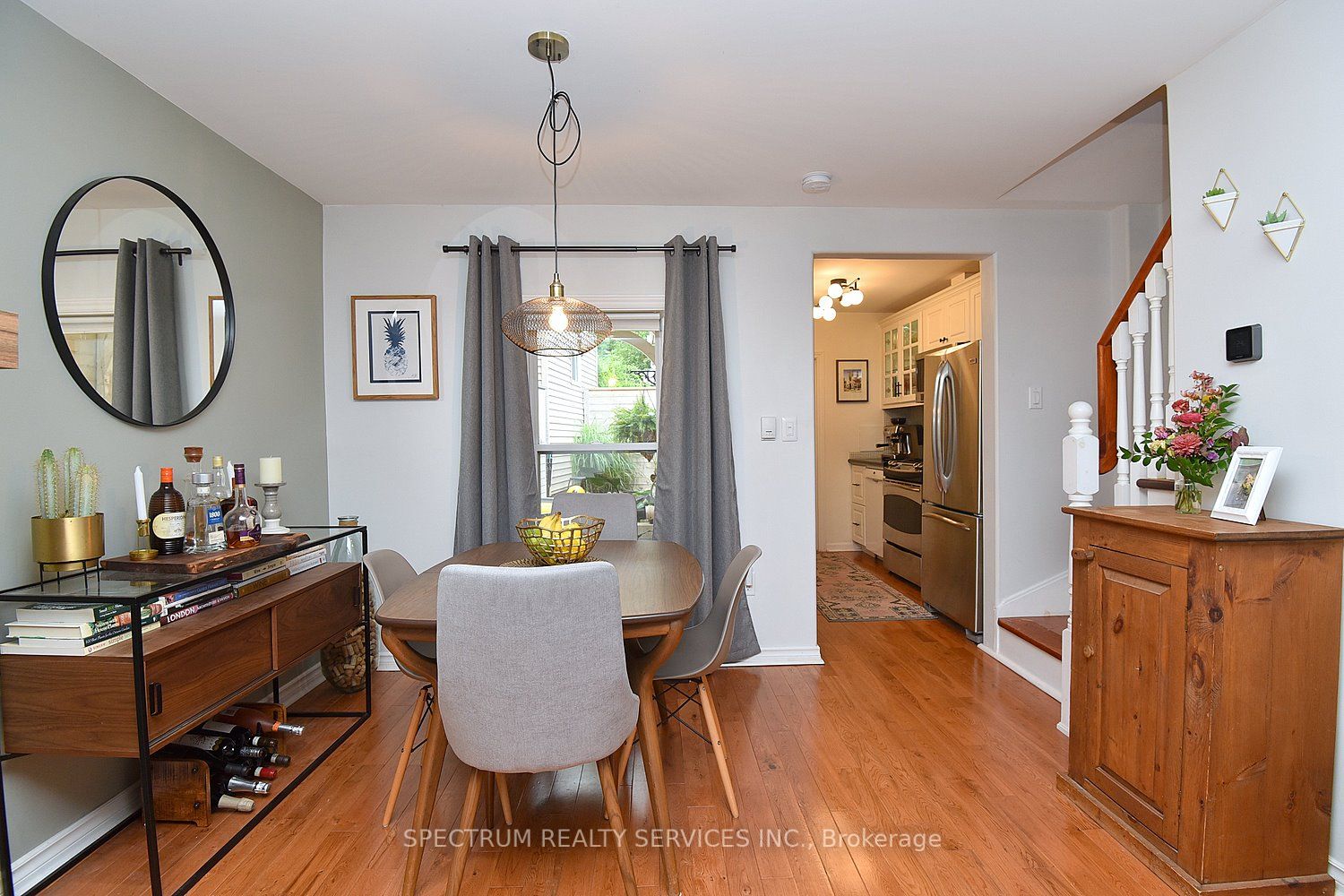 75 Ray Street N