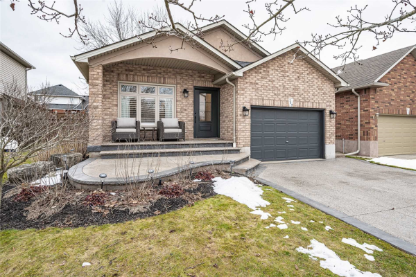 147 Valridge Dr, Hamilton