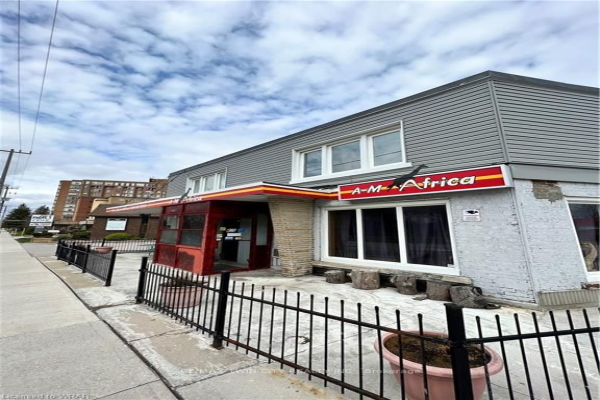 1472 King St E, Kitchener