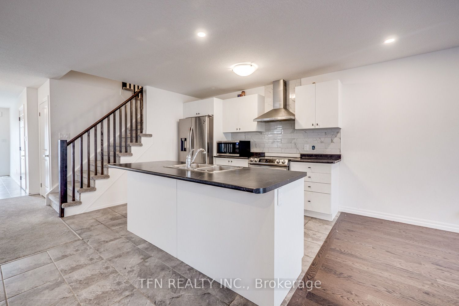 11 Shedrow Pl
