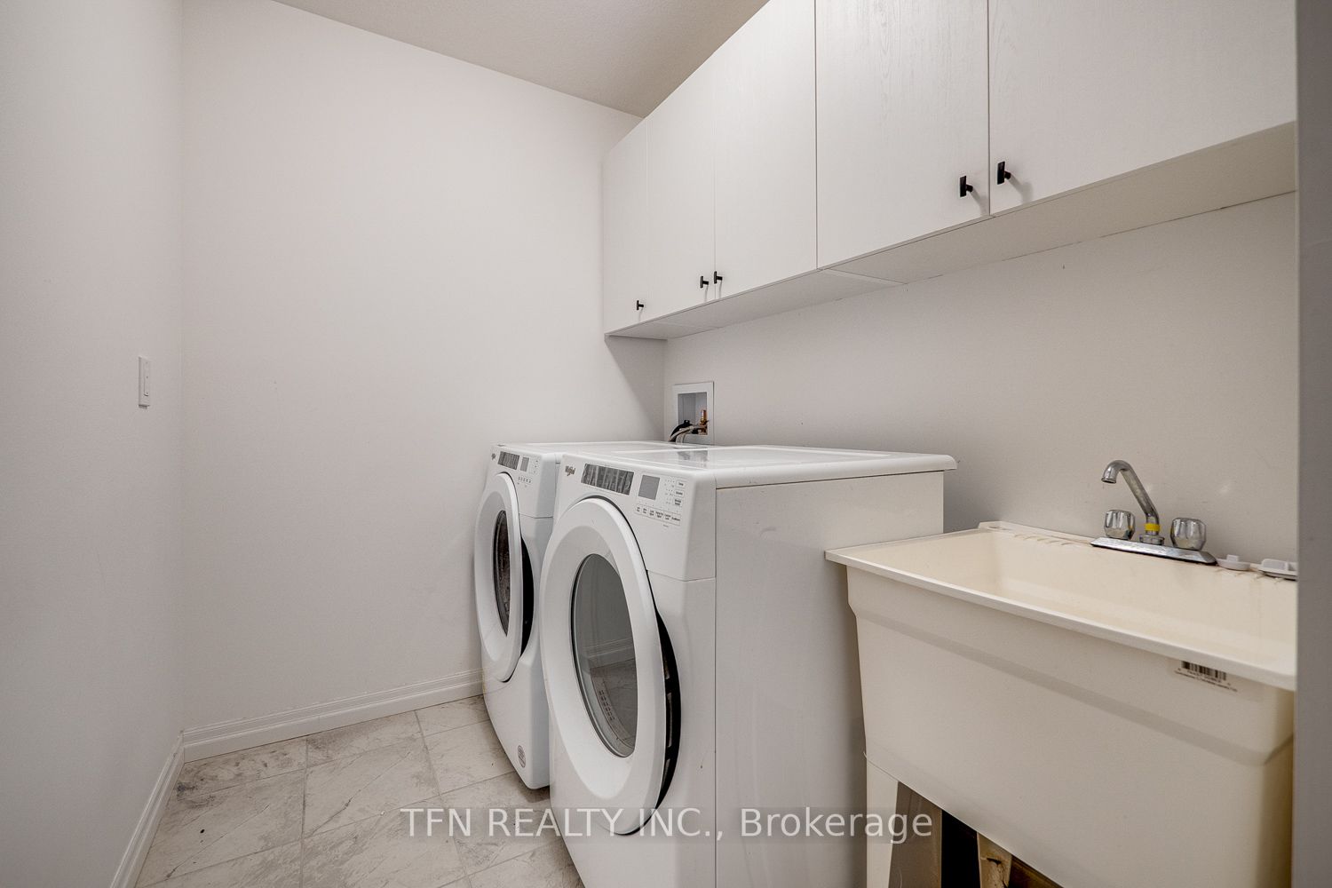 11 Shedrow Pl