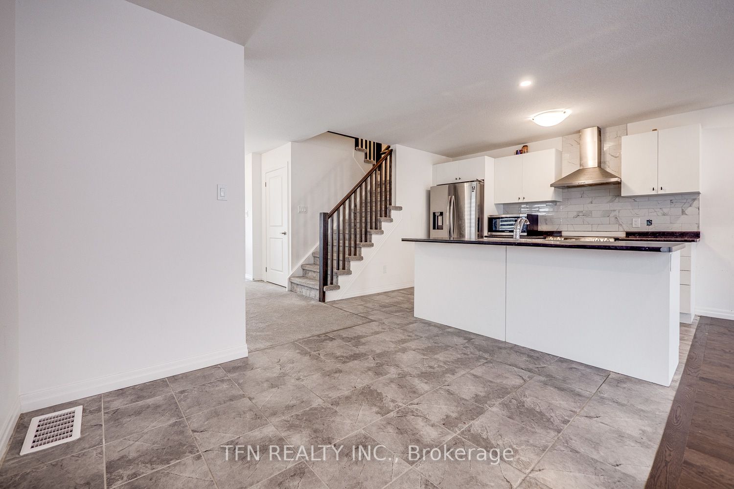 11 Shedrow Pl