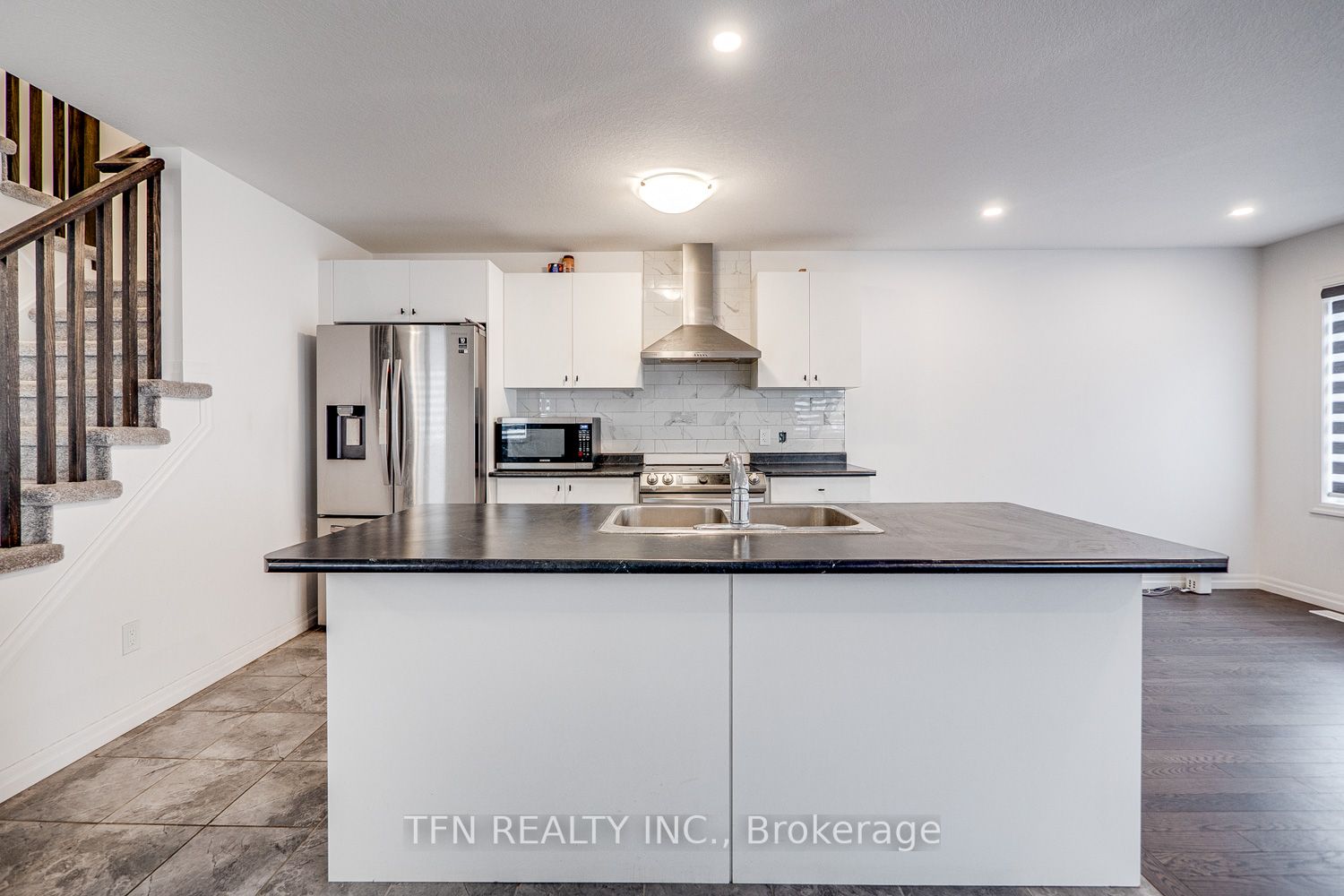 11 Shedrow Pl