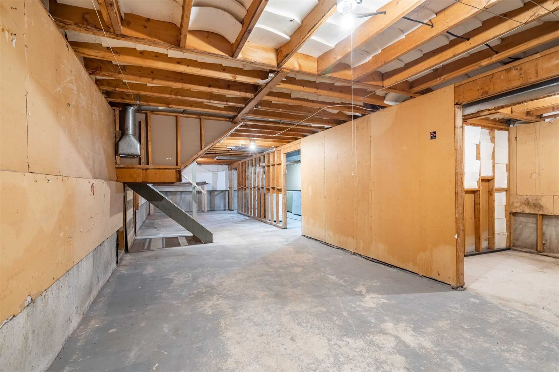 24 Chilton Dr
