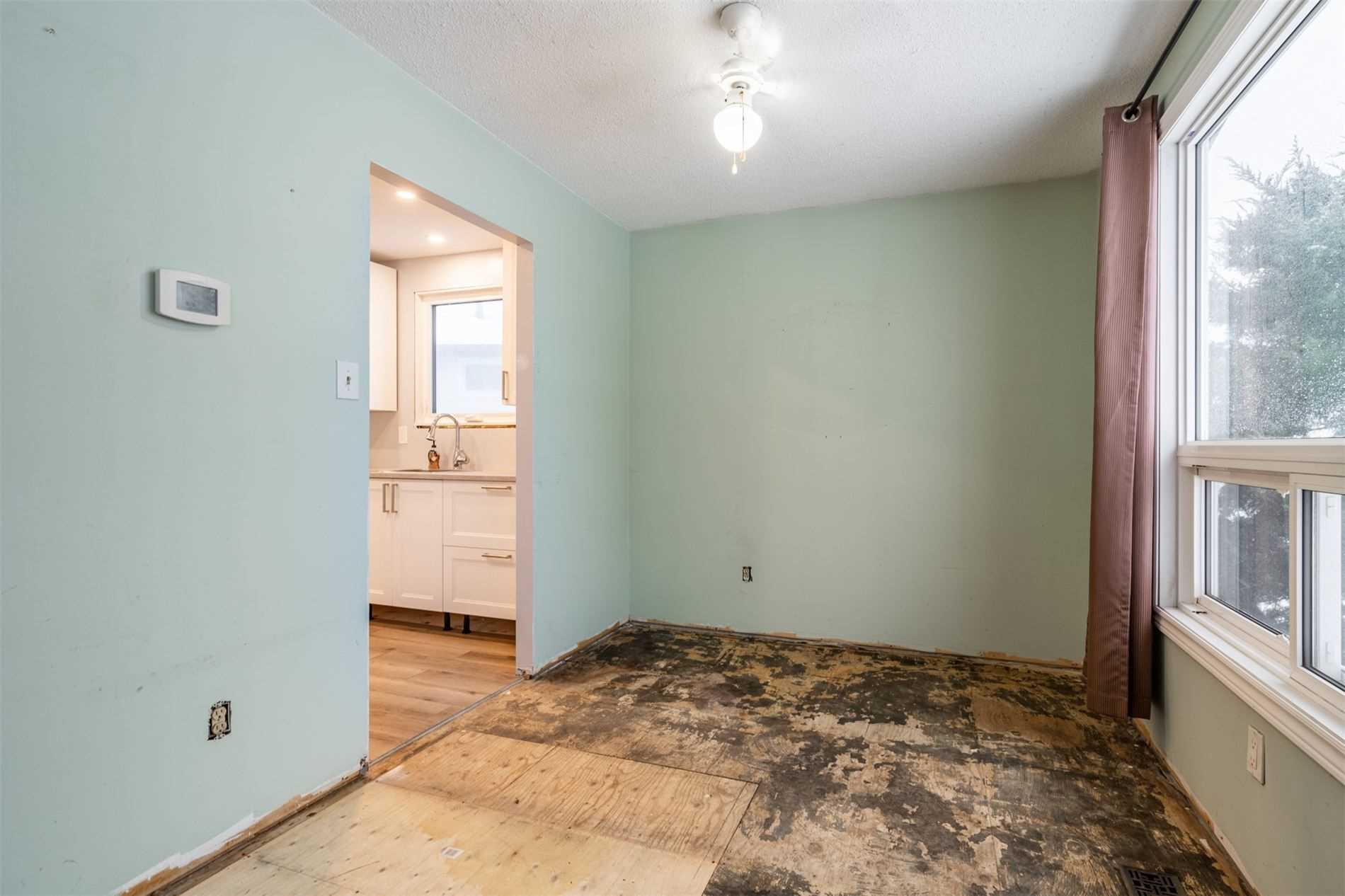 24 Chilton Dr