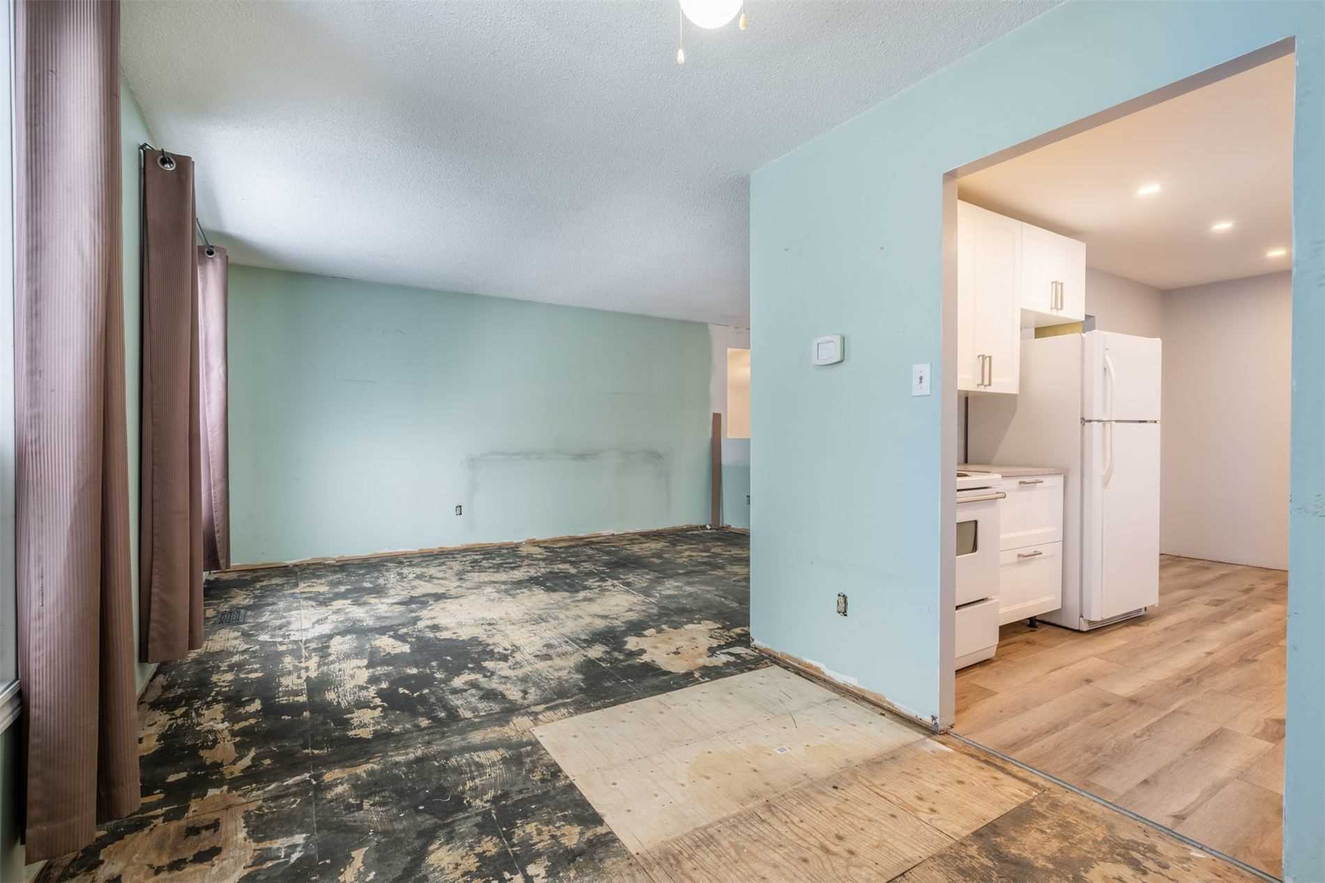 24 Chilton Dr