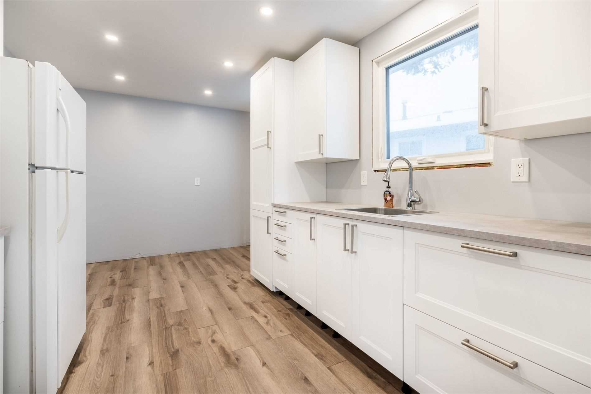 24 Chilton Dr