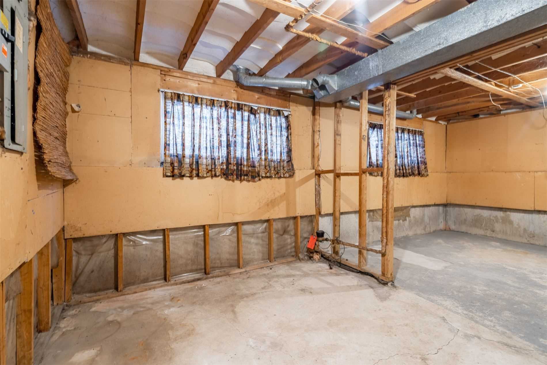 24 Chilton Dr