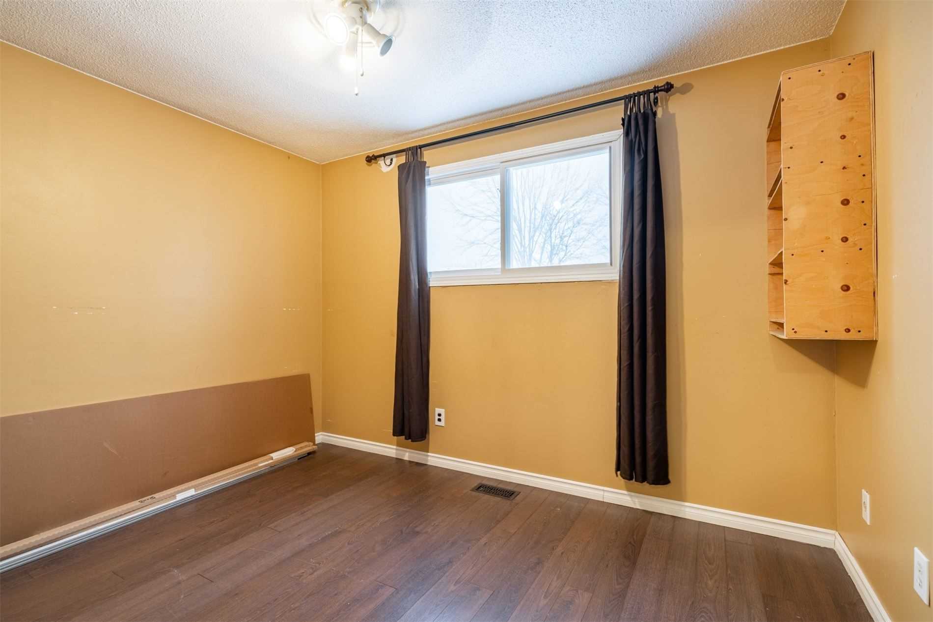 24 Chilton Dr