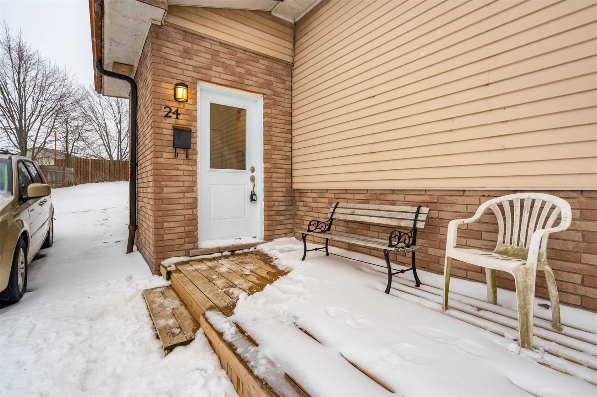 24 Chilton Dr