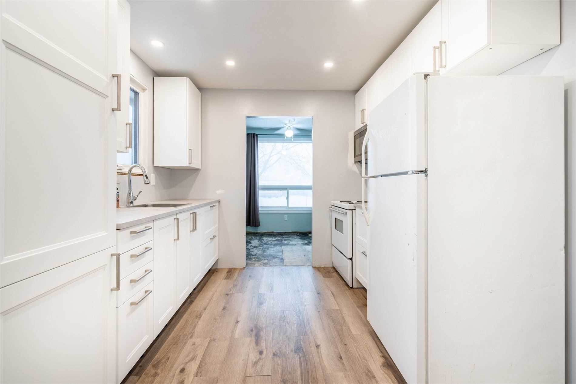 24 Chilton Dr