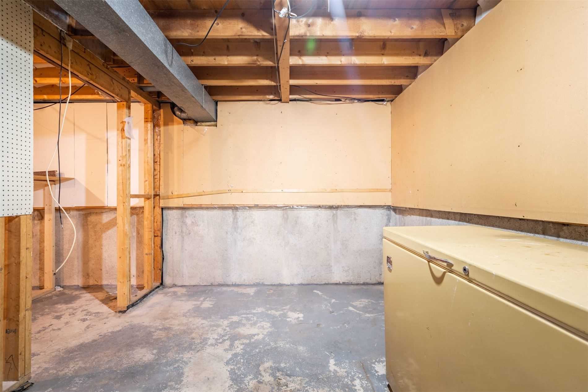 24 Chilton Dr