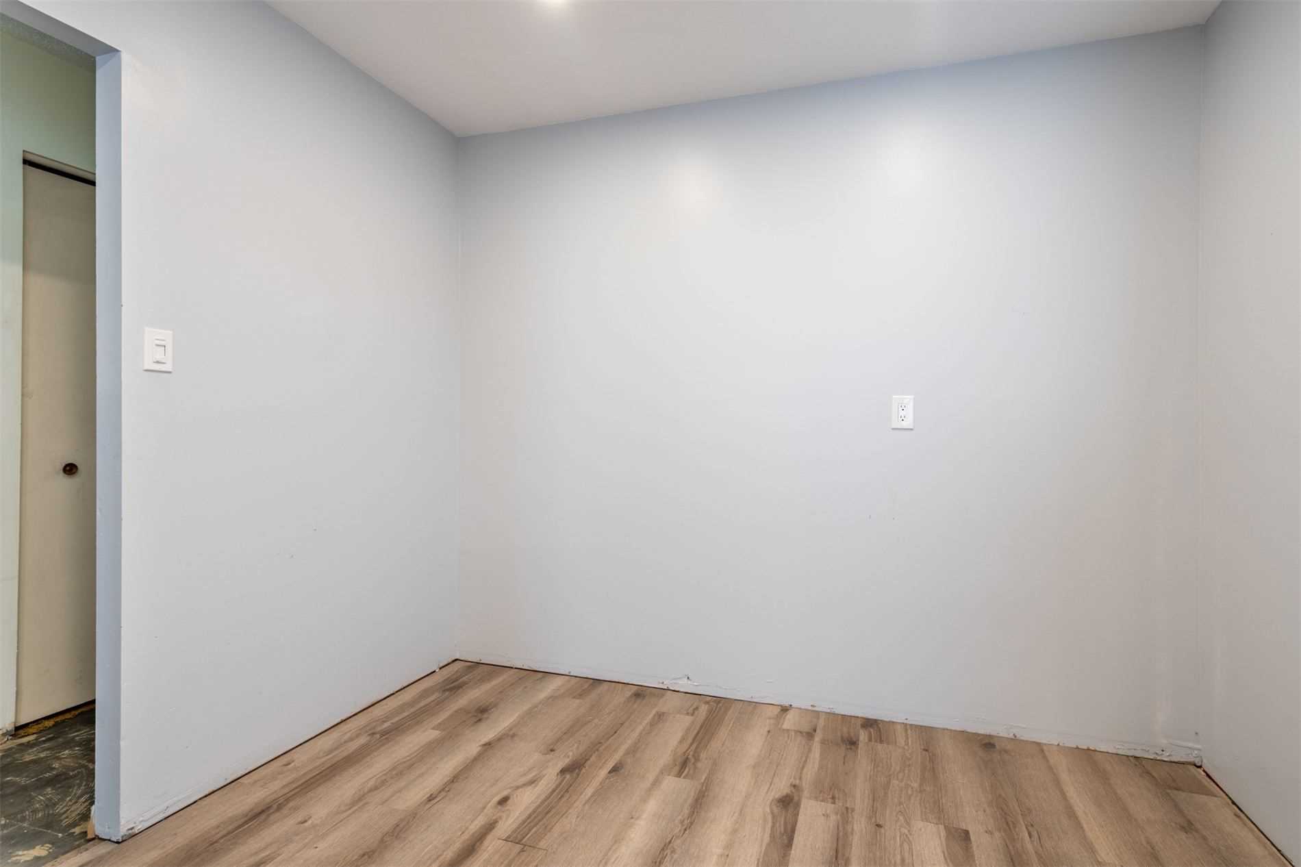 24 Chilton Dr