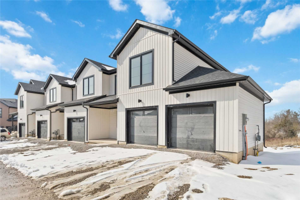 2 Trailside Dr