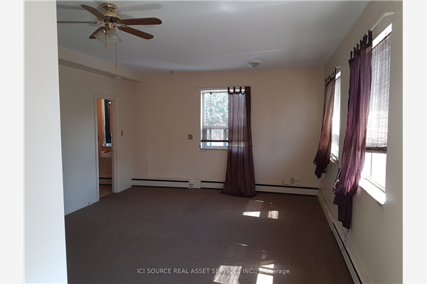 42 King St W, Hamilton
