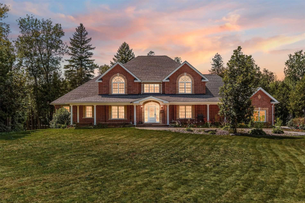257 Lindsay St S, Kawartha Lakes