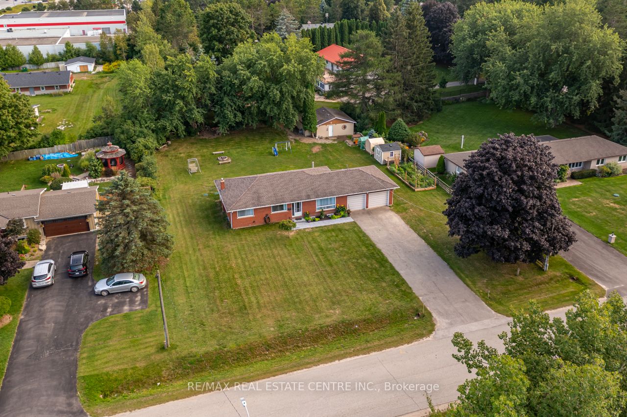 12 Starrview Cres