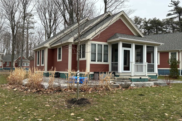 4 Pine Forest Lane, Prince Edward County