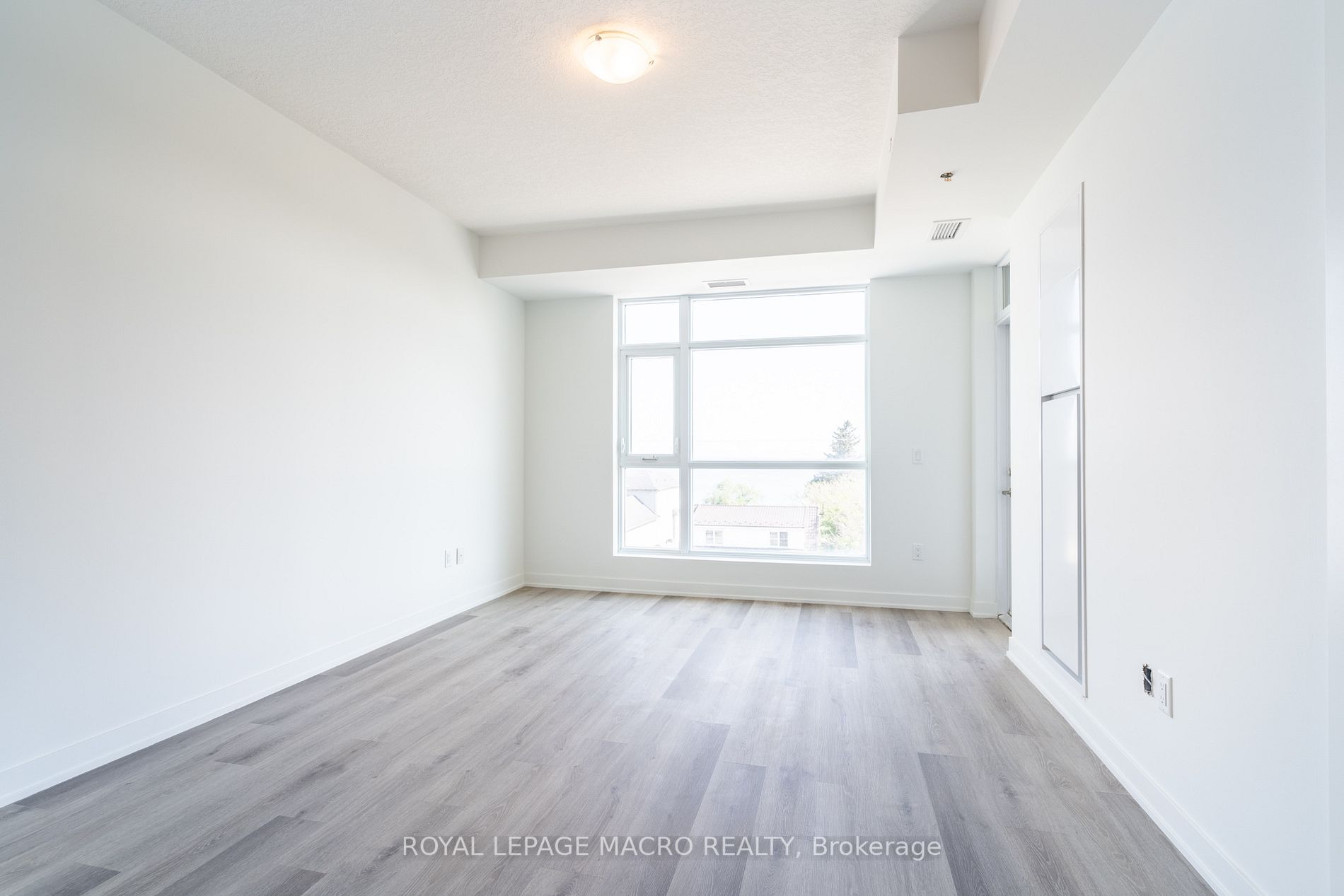600 North Service Rd, #411