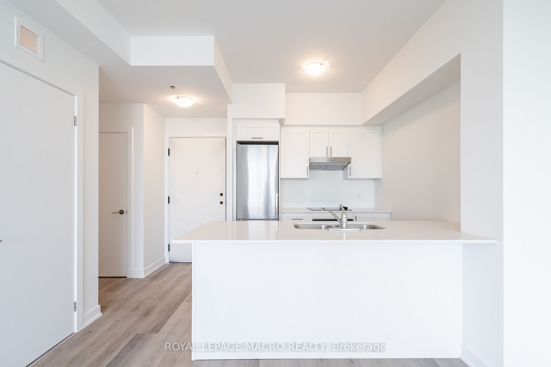 600 North Service Rd, #411