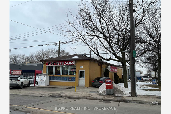 540 Wentworth St N, Hamilton