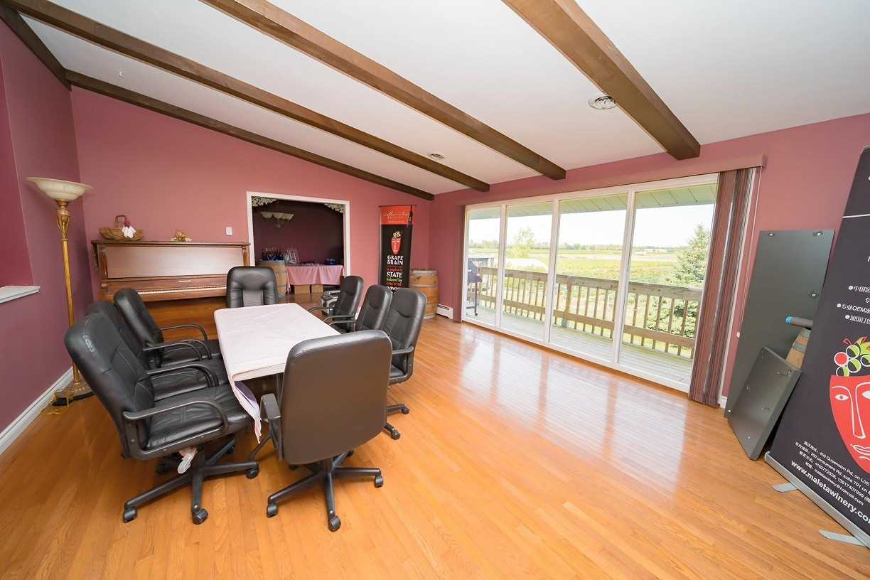 450 Queenston Rd