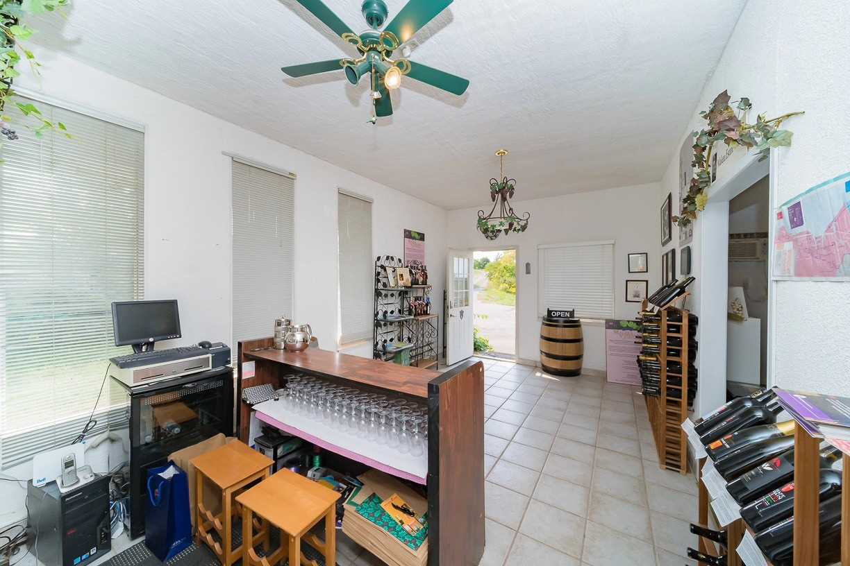 450 Queenston Rd