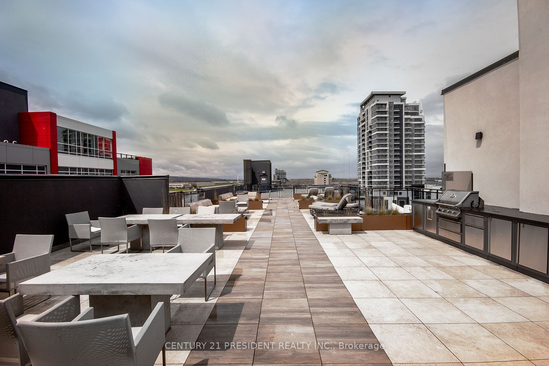 10 Concord Pl, #516