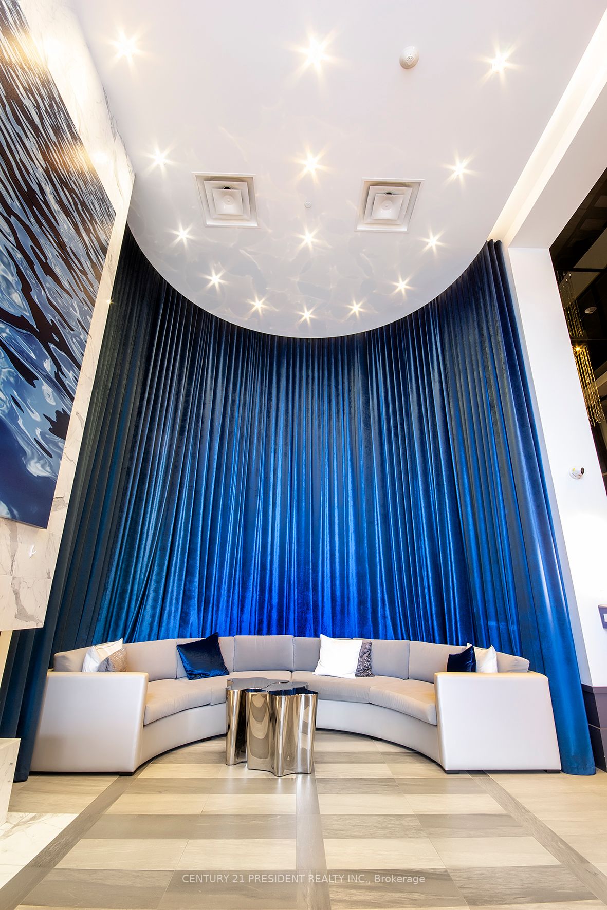 10 Concord Pl, #516