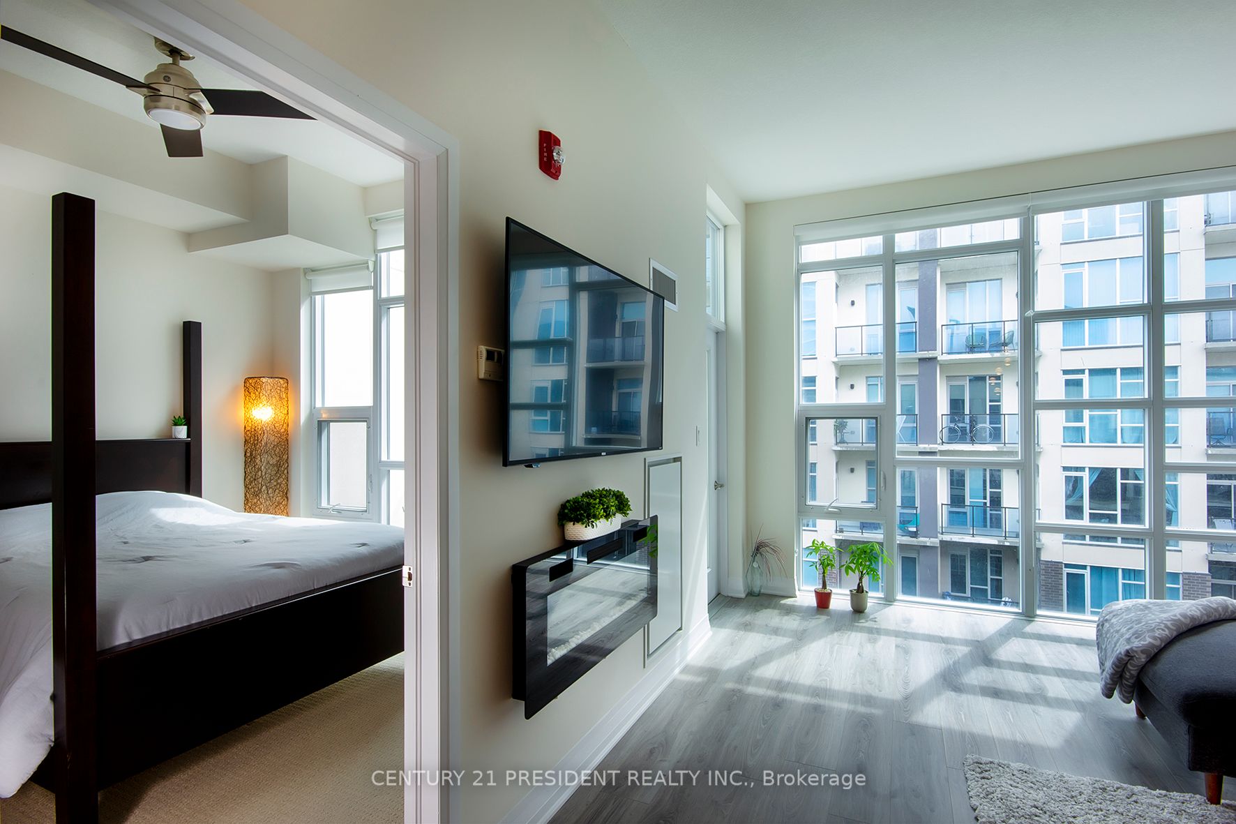 10 Concord Pl, #516