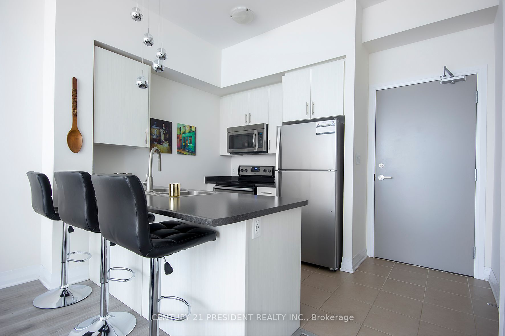 10 Concord Pl, #516