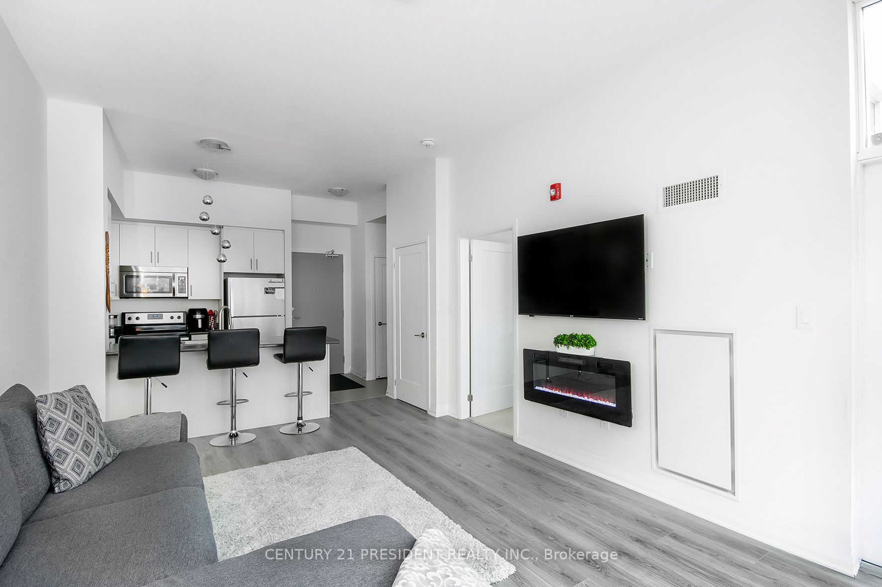10 Concord Pl, #516