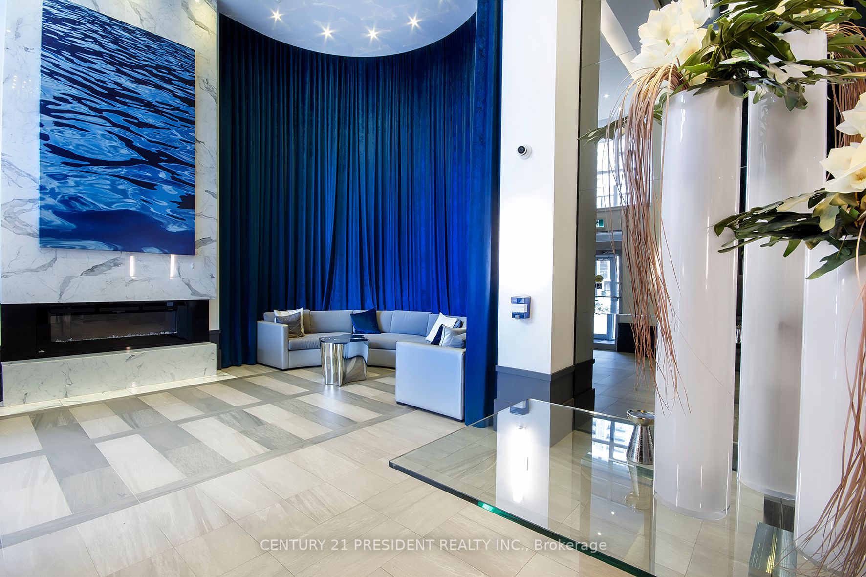 10 Concord Pl, #516