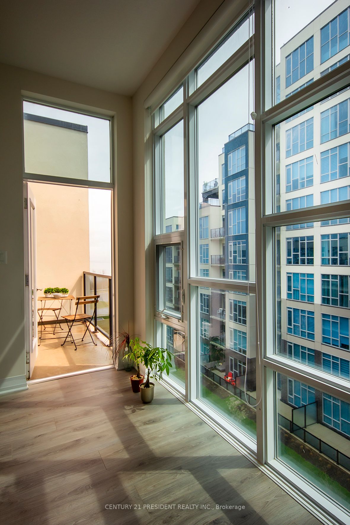 10 Concord Pl, #516