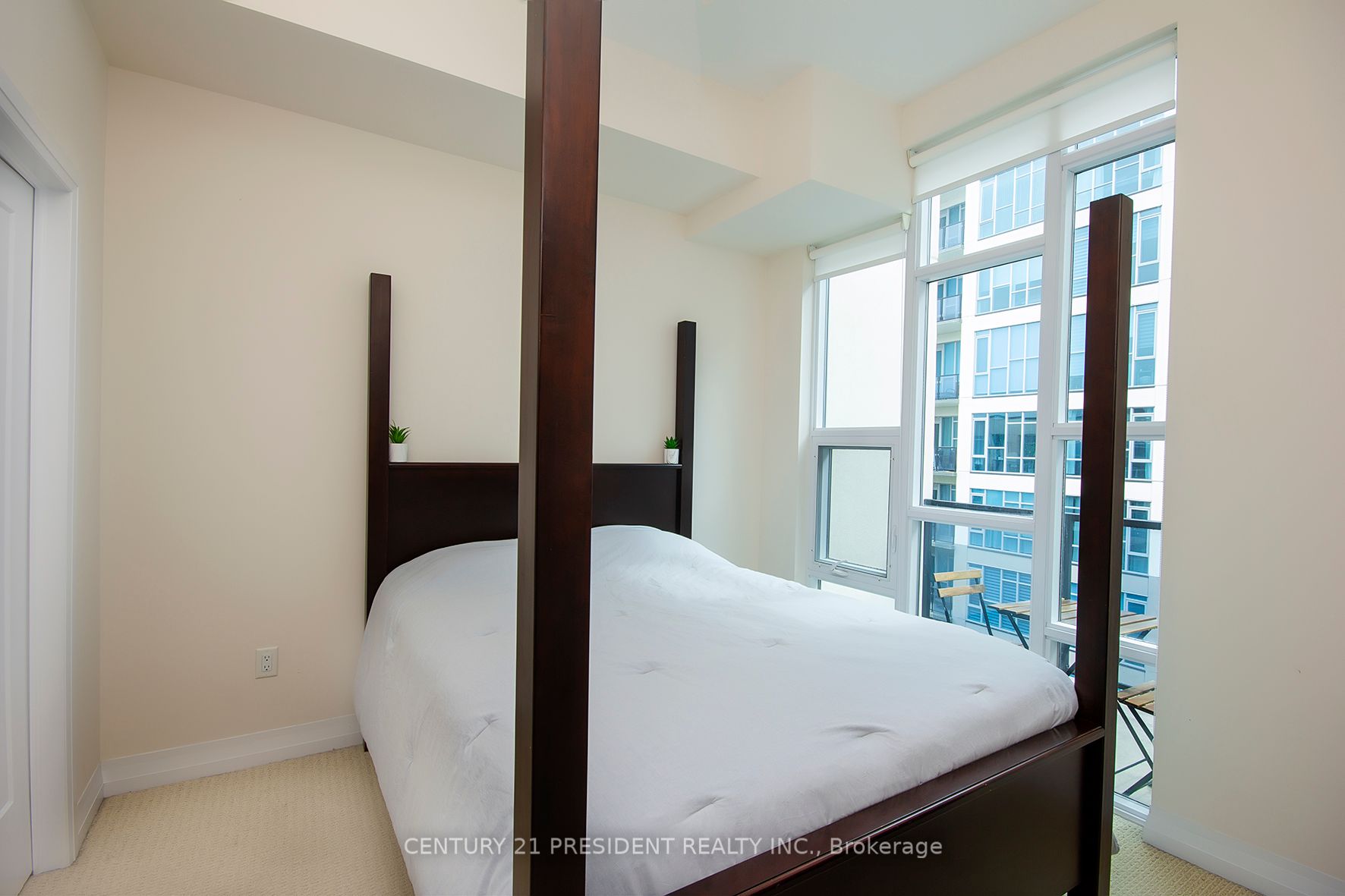 10 Concord Pl, #516