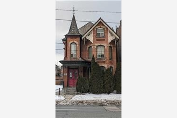 15 Victoria Ave N, Hamilton