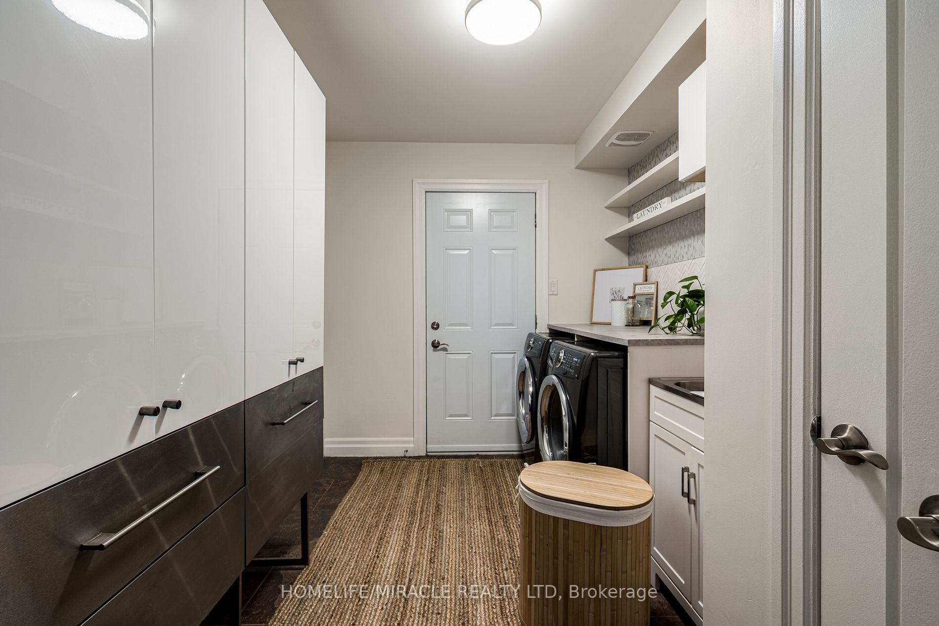 282 Lewis Rd