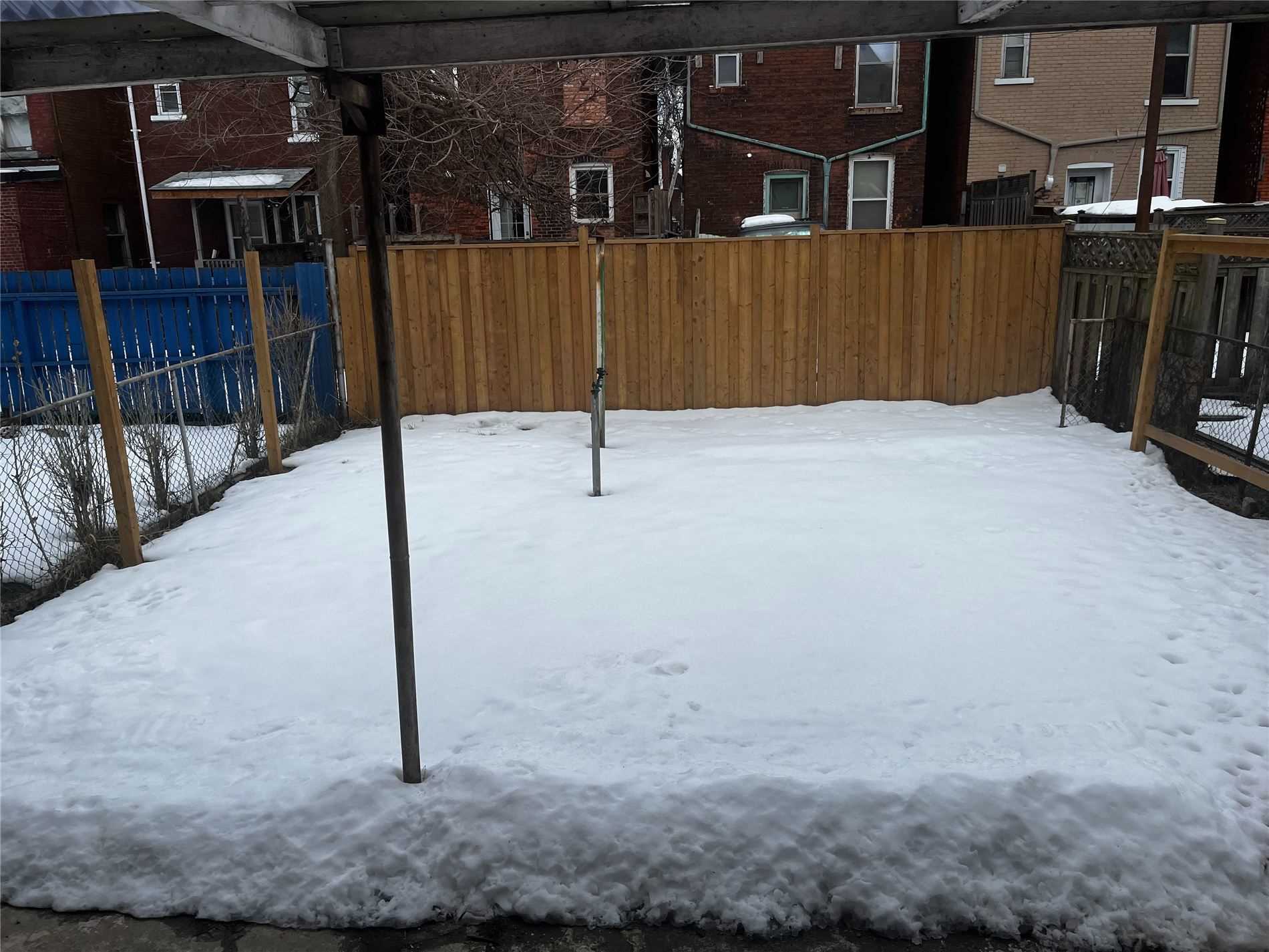 42 Arthur Ave N
