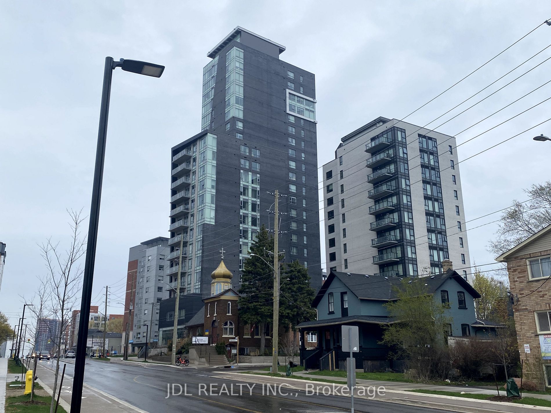 158 King St N, #1702