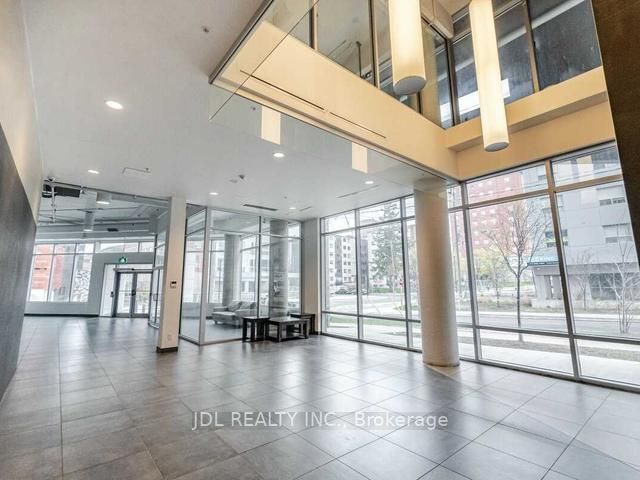 158 King St N, #1702