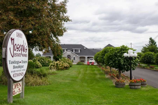 1811 Niagara Stone Rd, Niagara-on-the-Lake