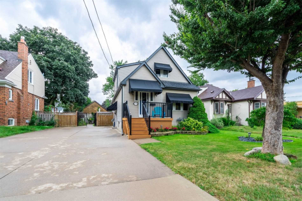 109 Lake Avenue Dr, Hamilton
