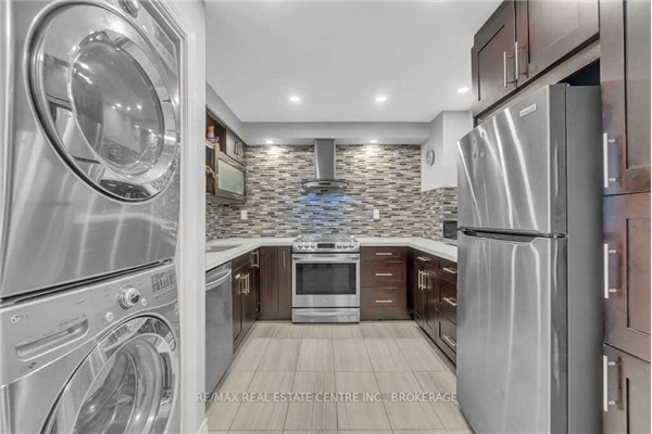 3227 King St E, Kitchener