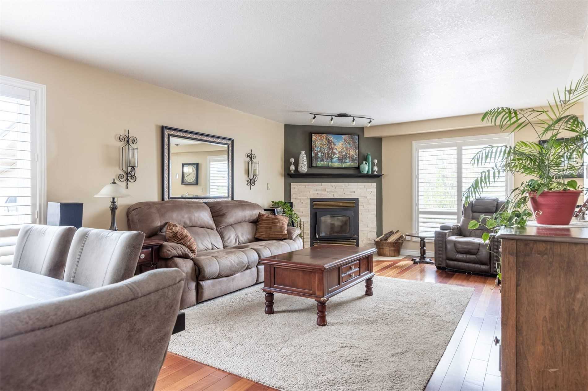 6 Valridge Crt