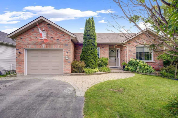 39 Applewood Dr, Brighton