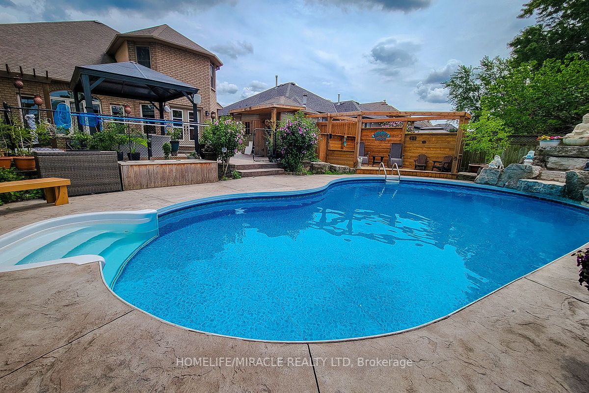 71 Richmond Cres