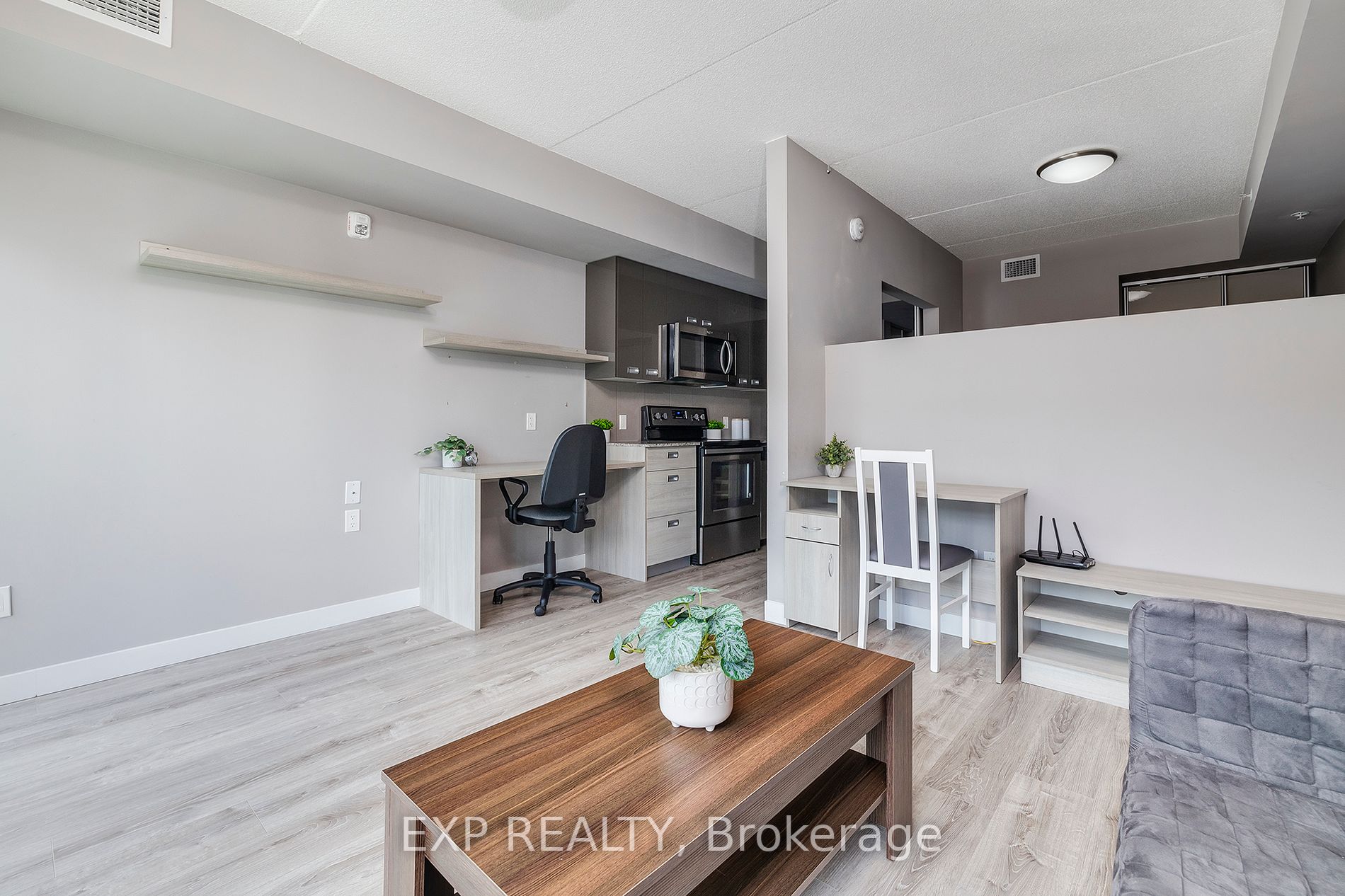 250 Albert St, #302