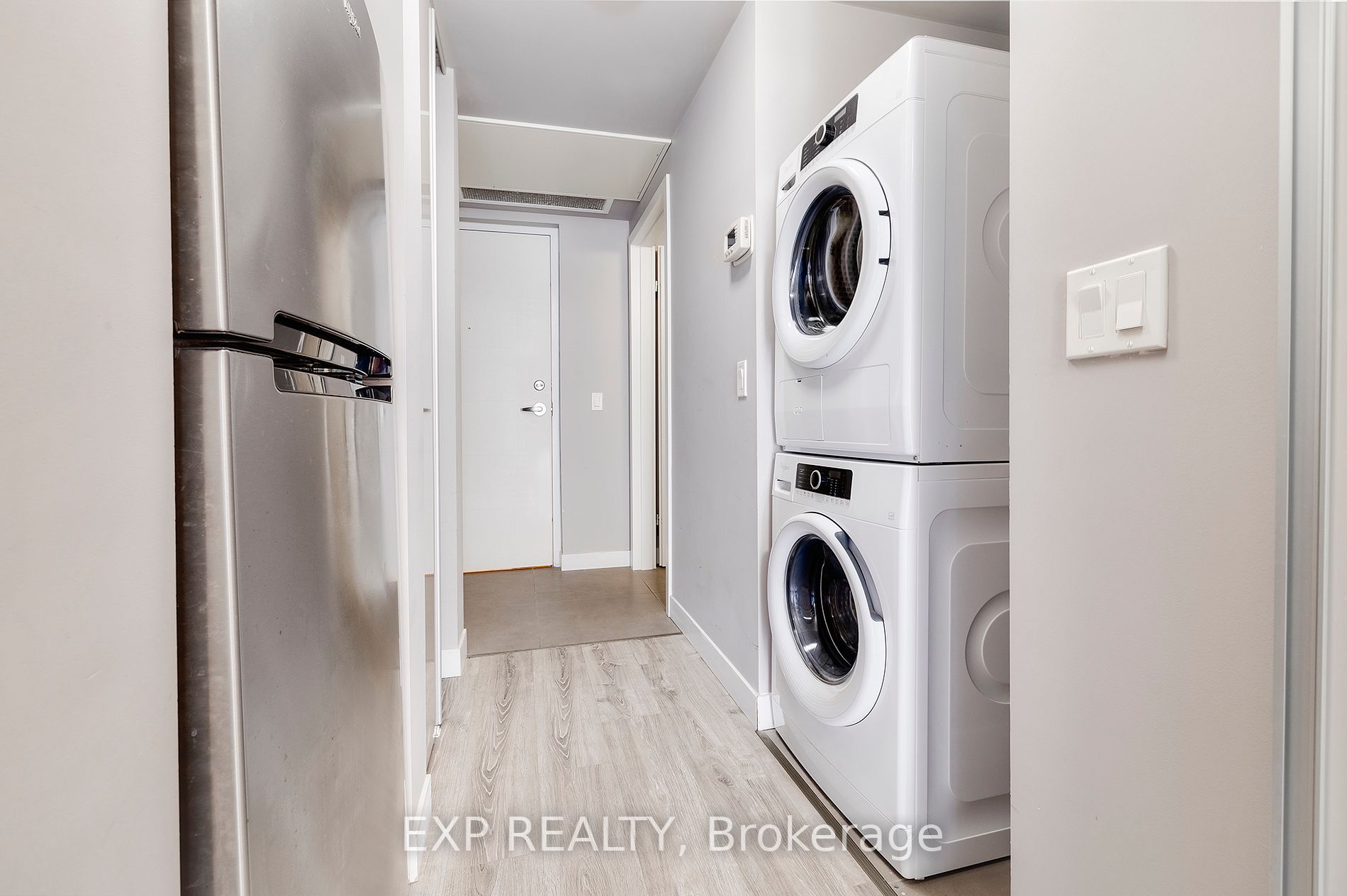 250 Albert St, #302